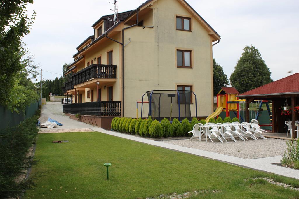 Privat Arcadia Apartment Podhajska Bagian luar foto
