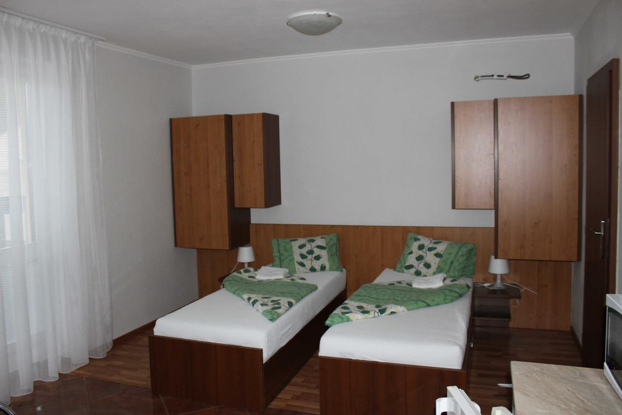 Privat Arcadia Apartment Podhajska Bagian luar foto