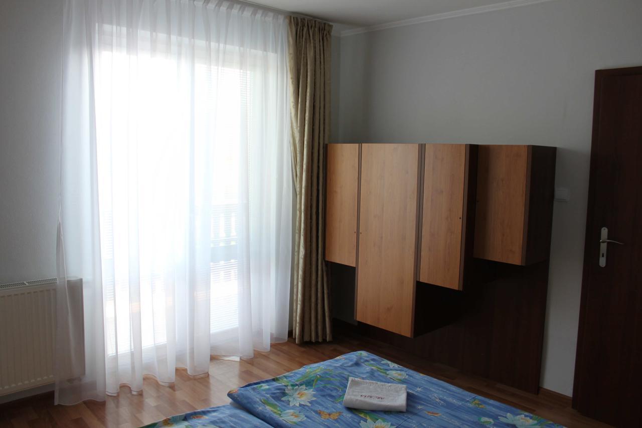 Privat Arcadia Apartment Podhajska Bagian luar foto
