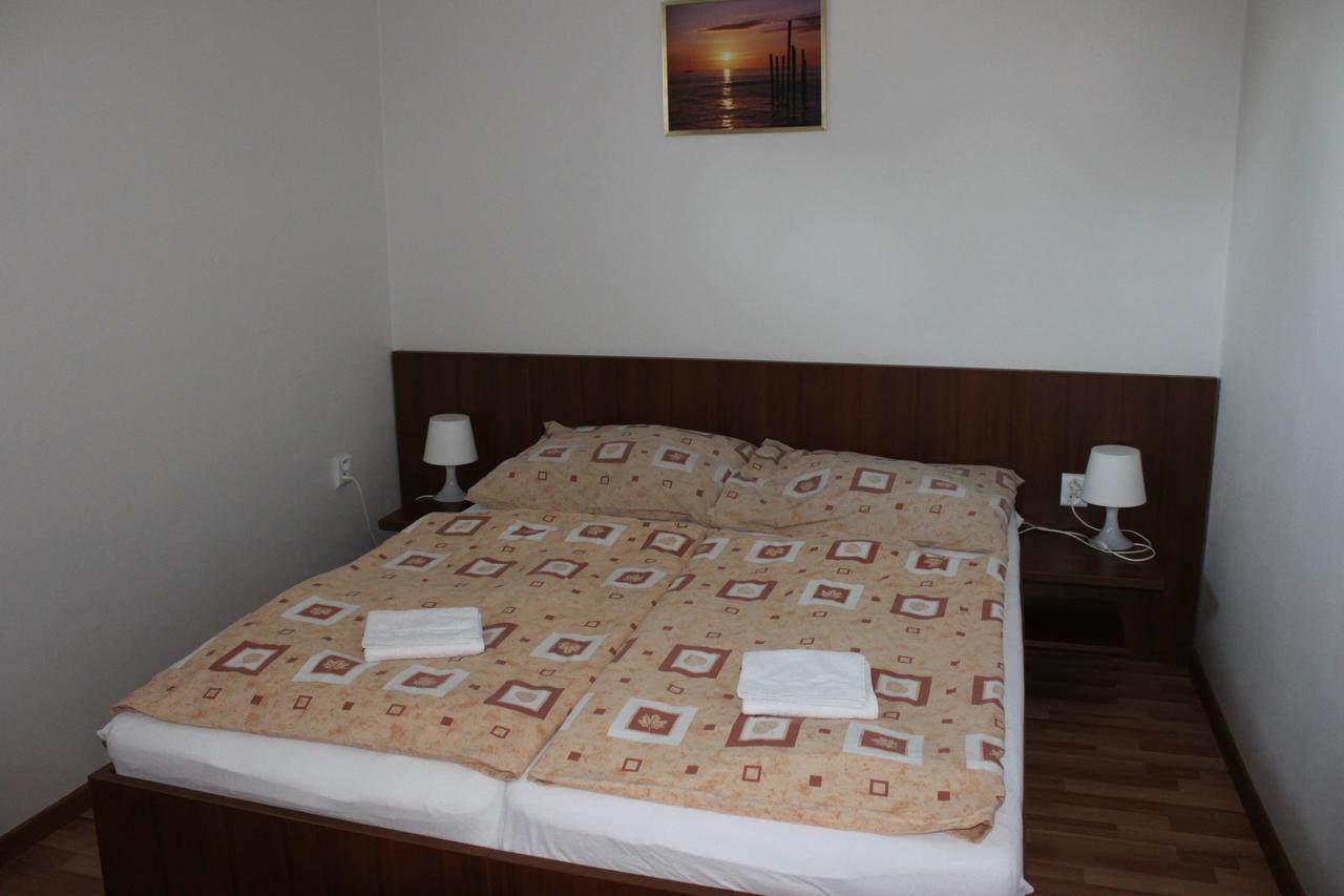 Privat Arcadia Apartment Podhajska Bagian luar foto