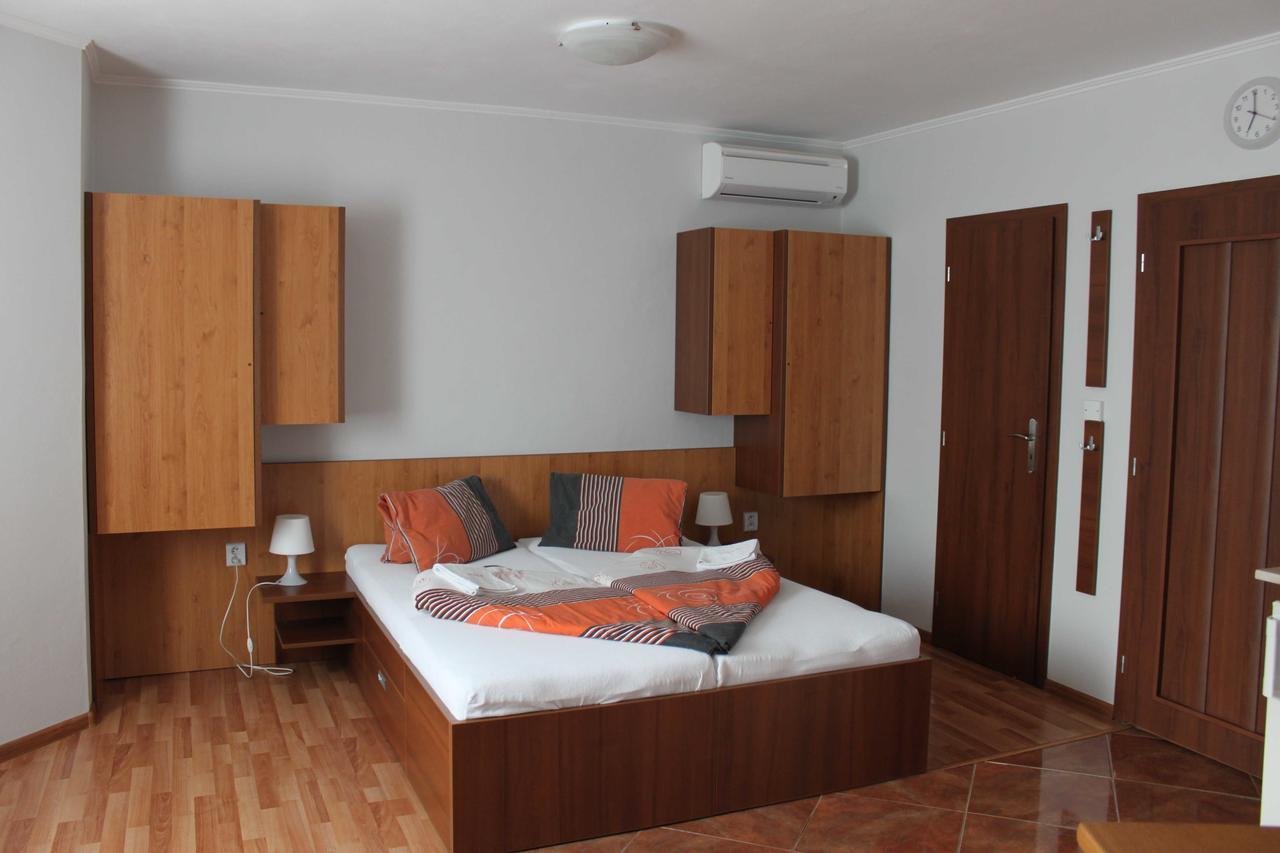 Privat Arcadia Apartment Podhajska Bagian luar foto